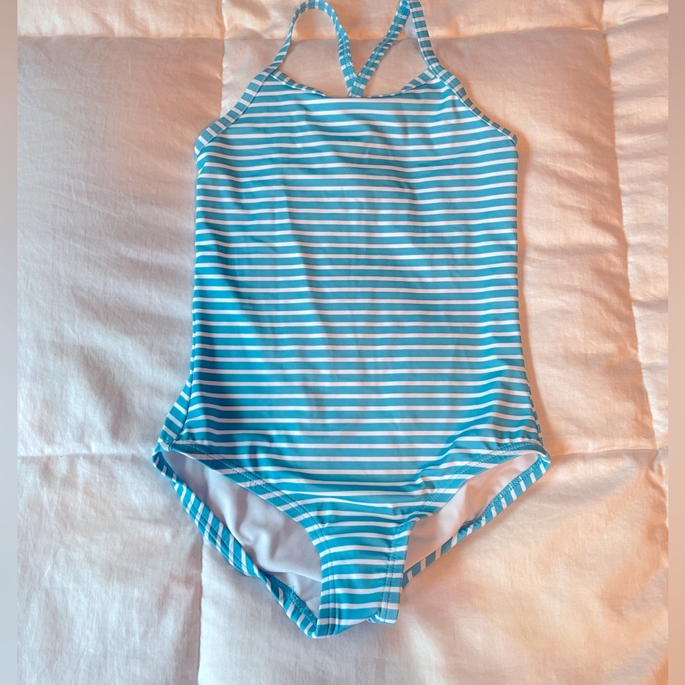 Girls NWOT Hanna swimsuit size 6/7 NWOT